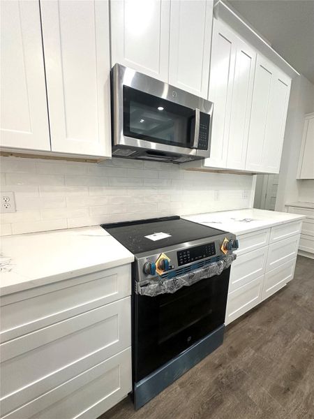 Image 16 of a home in .