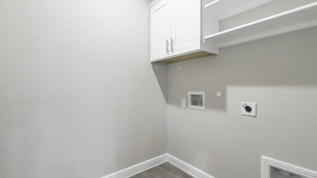 Representative furnished interior of a home built from the Bridge City by D.R. Horton in Retta Estates, Mansfield (Image 11).