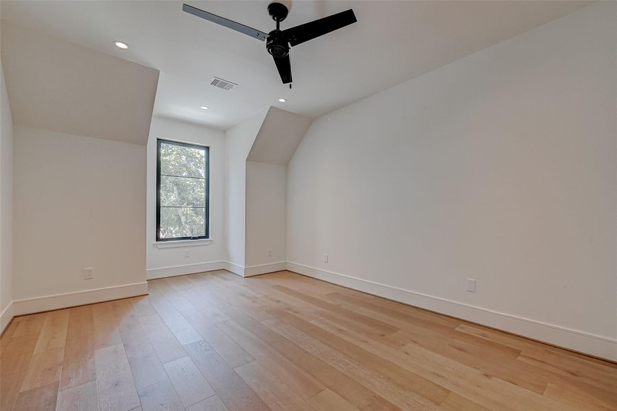 Image 30 of a home in .