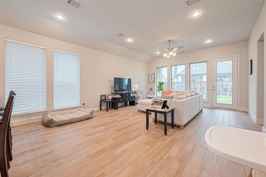 Image 25 of a home in Cane Island 50'.