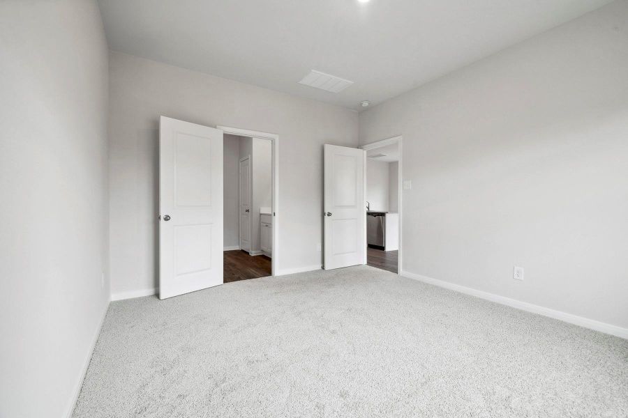 Spacious, unfurnished interior of a new home in Magnolia Woods, Magnolia (Image 16).