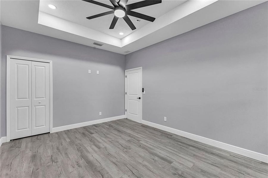 Spacious, unfurnished interior of a new home in , Daytona Beach (Image 23).