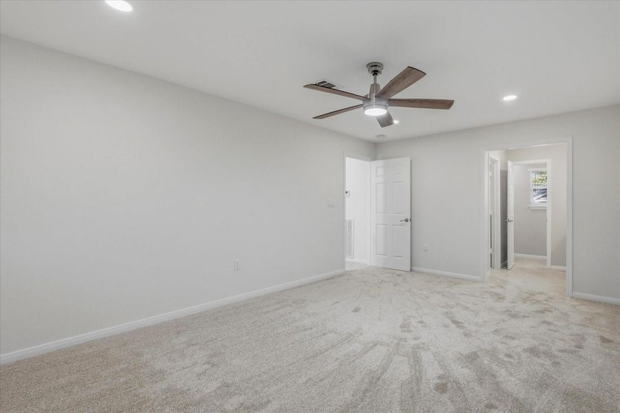 Spacious, unfurnished interior of a new home in , Kingwood (Image 20).