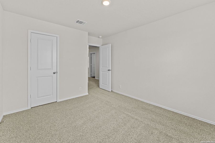 Spacious, unfurnished interior of a new home in Applewood, San Antonio (Image 27).