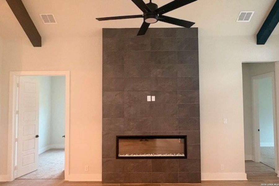 Image 51 of a home in Esperanza.