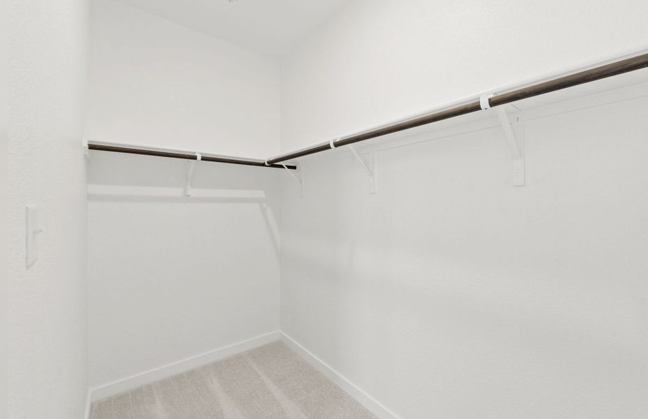 Spacious, unfurnished interior of a new home in Larson Crossing, Elgin (Image 16).