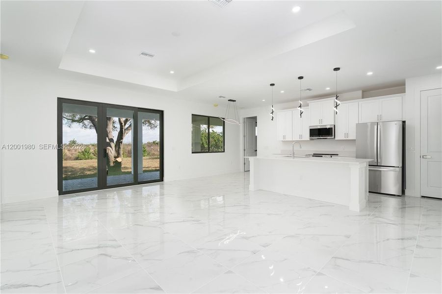 Spacious, unfurnished interior of a new home in , Lehigh Acres (Image 24).