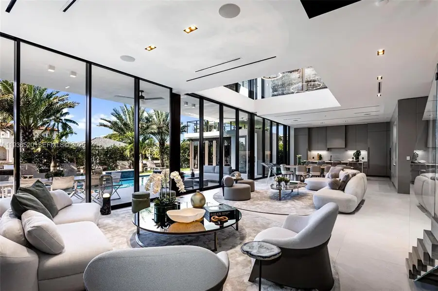 Community amenities in , North Miami (Image 41).