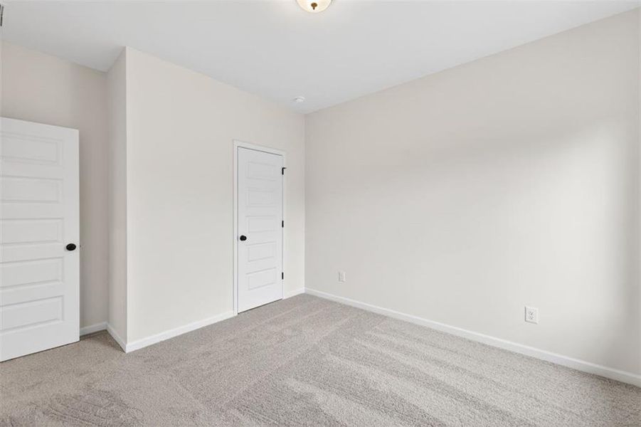 Spacious, unfurnished interior of a new home in Sanders Park, Austell (Image 33).