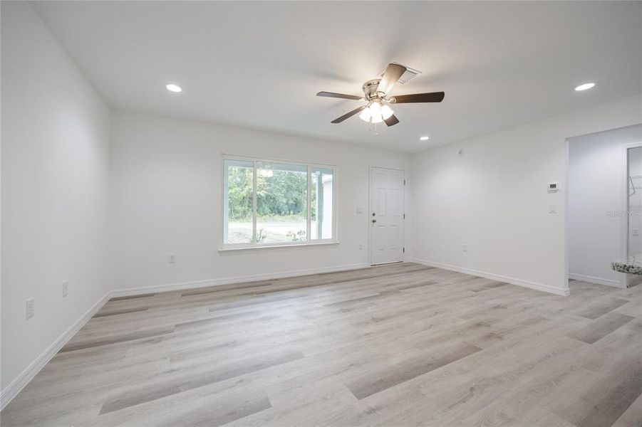 Spacious, unfurnished interior of a new home in , Williston (Image 29).