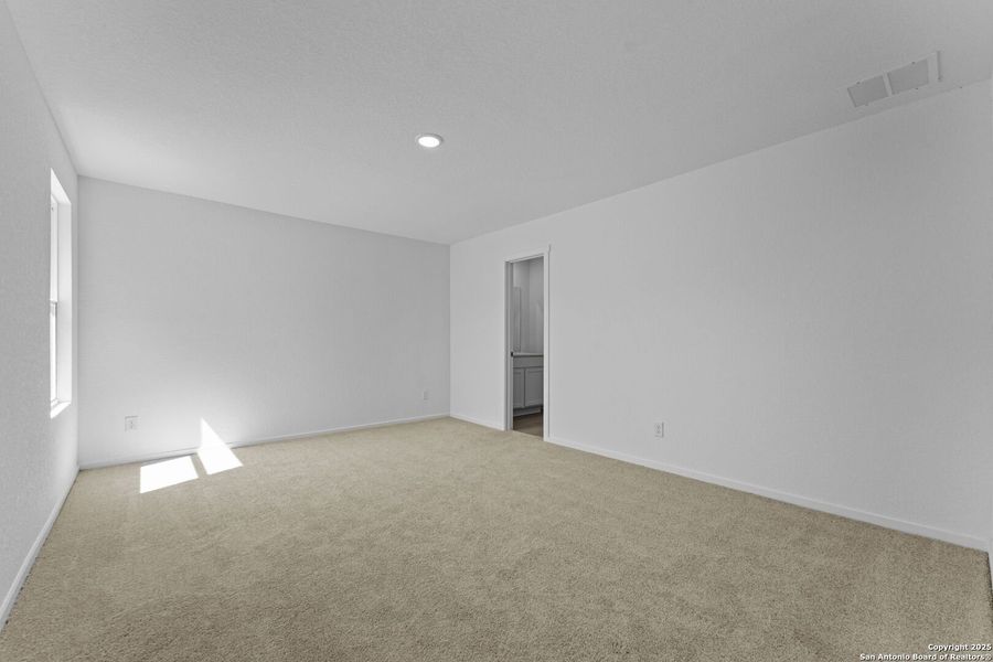 Spacious, unfurnished interior of a new home in Torian Village: Watermill Collection, San Antonio (Image 16).