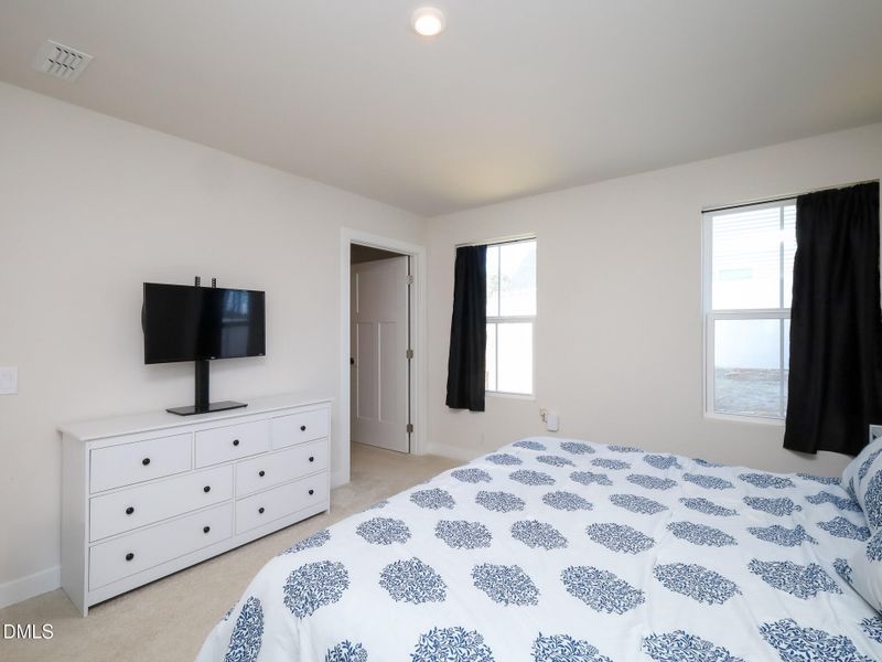 025_601_hollys_bluff_primary_bdrm