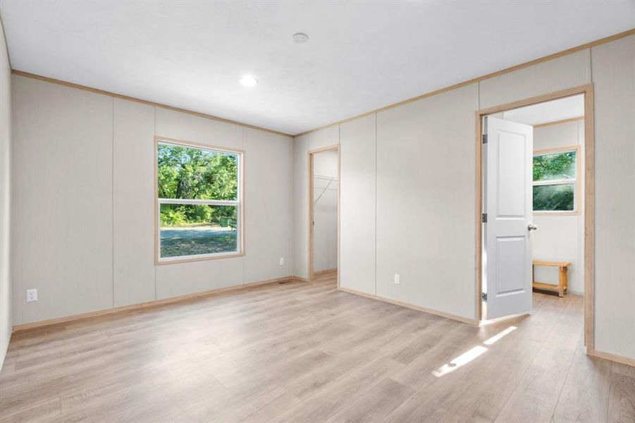 Spacious, unfurnished interior of a new home in , Granbury (Image 22).