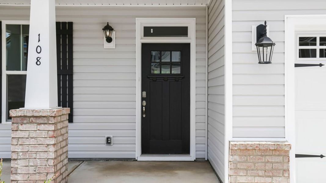 Exterior details and patio area of a home in Briargate, Fountain Inn (Image 3).