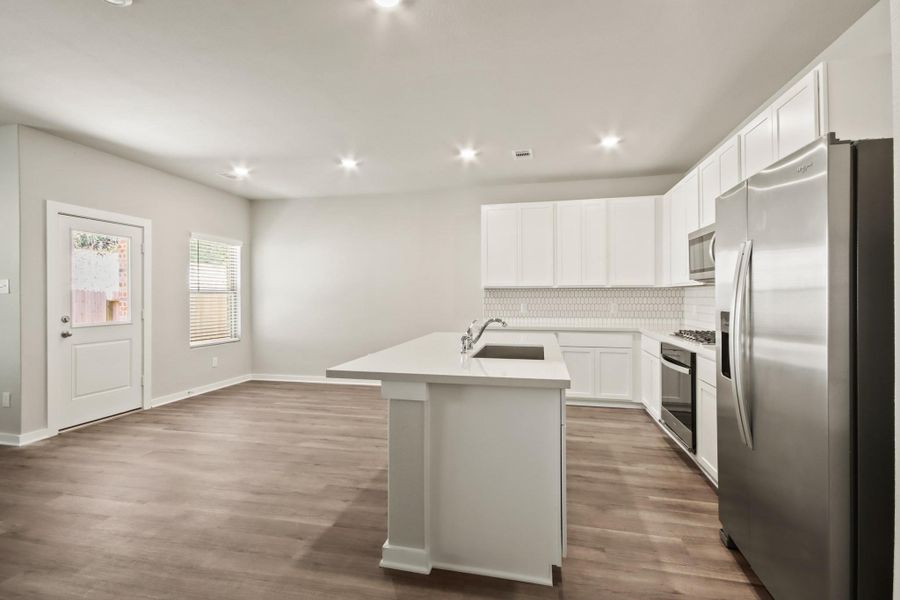 Furnished interior view inside a new home in Westridge Cove, Conroe (Image 7). Furnished interior view inside a new home in Westridge Cove, Conroe (Image 7).