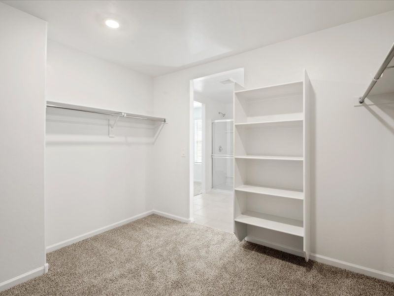 Spacious, unfurnished interior of a new home in Las Patrias at Star Valley Phase III - Premier Series, Tucson (Image 14).