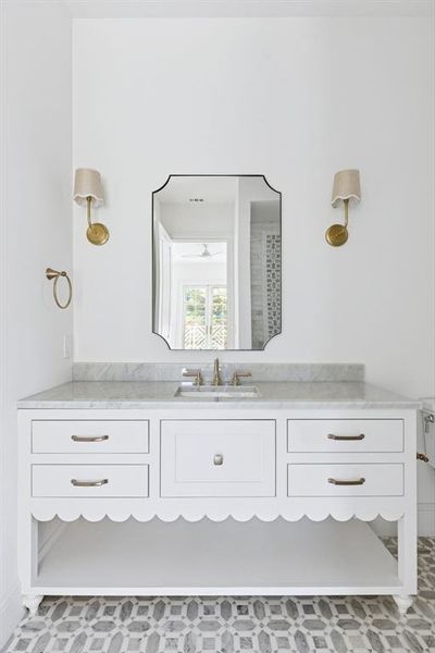 Furnished interior view inside a new home in , Colleyville (Image 7).