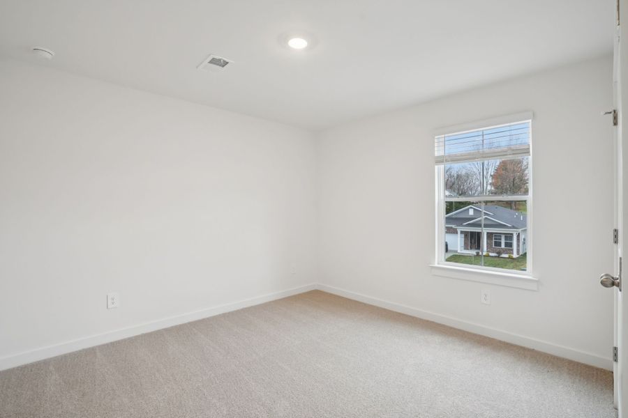 Spacious, unfurnished interior of a new home in River Ridge, Clarksville (Image 14).