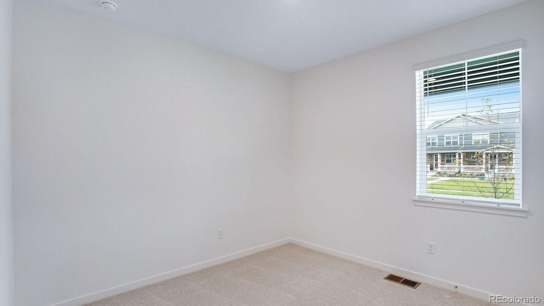 Spacious, unfurnished interior of a new home in Hansen Farm, Fort Collins (Image 16).