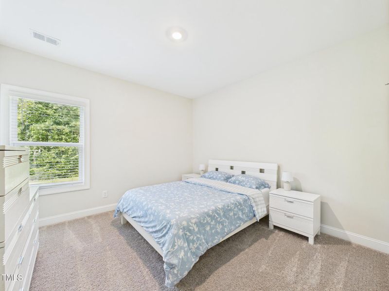 CAM01608G0-PR0104-STILL036