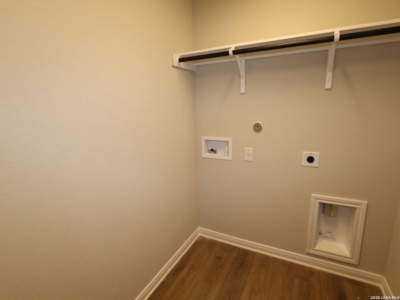 Spacious, unfurnished interior of a new home in Agave, San Antonio (Image 15).