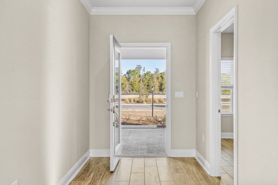 Spacious, unfurnished interior of a new home in Lake Merial, Panama City (Image 14).