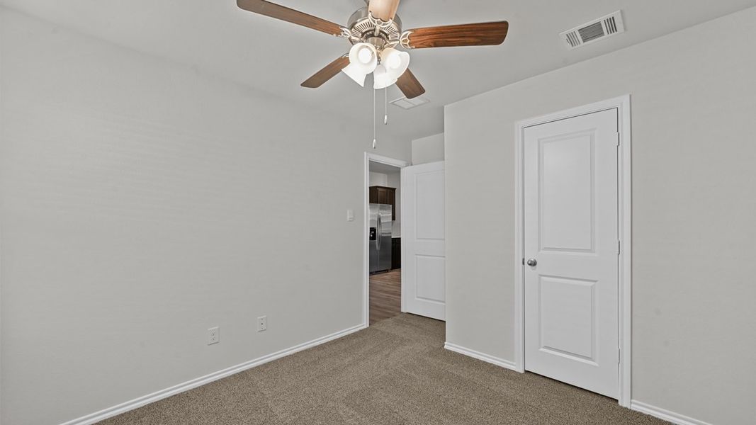 Spacious, unfurnished interior of a new home in Valor Farms, Royse City (Image 24).