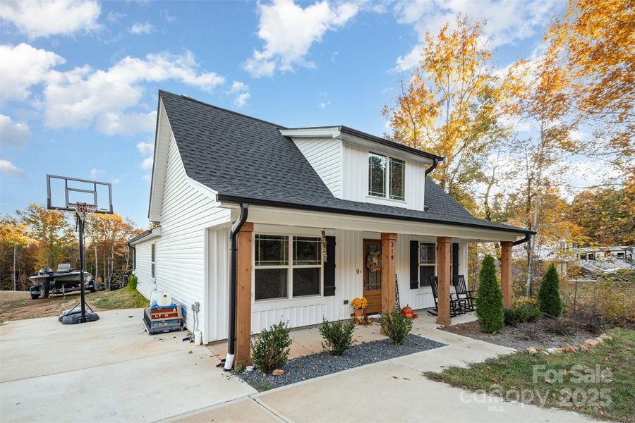 Image 20 of a home in .