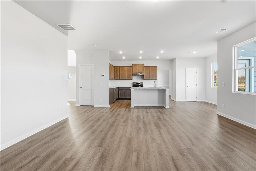 Spacious, unfurnished interior of a new home in , Jefferson (Image 15).