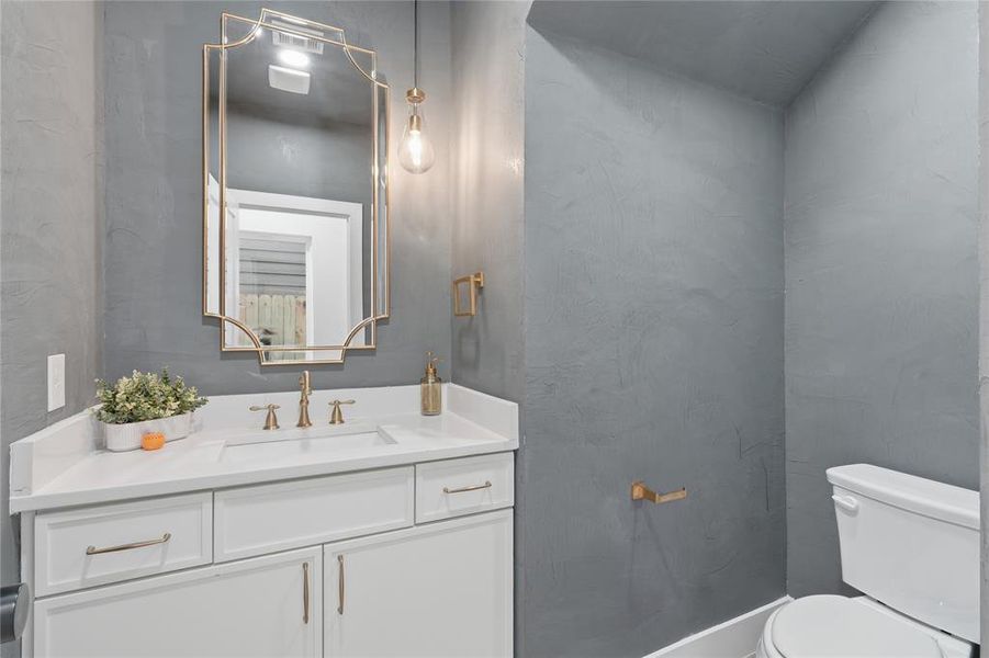 Furnished interior view inside a new home in , Dallas (Image 10).