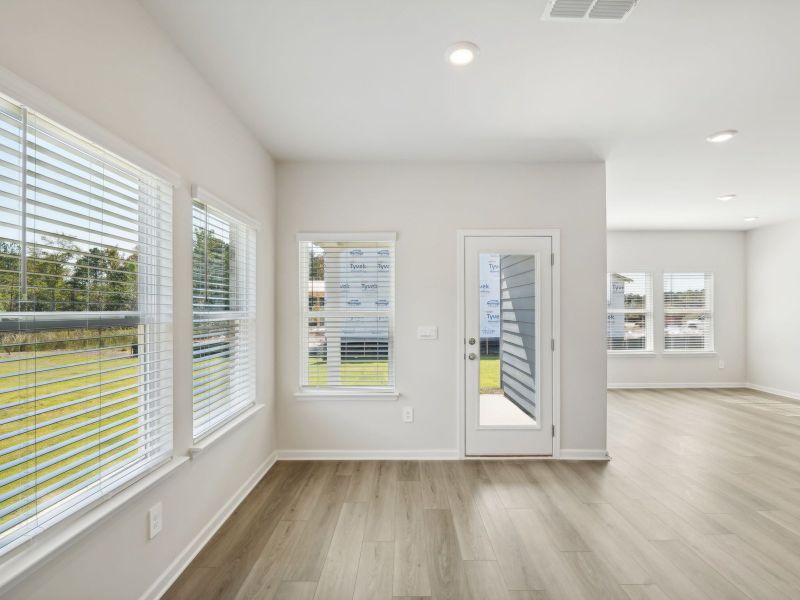 Spacious, unfurnished interior of a new home in Martin Springs - Estate Series, Lawrenceville (Image 22).