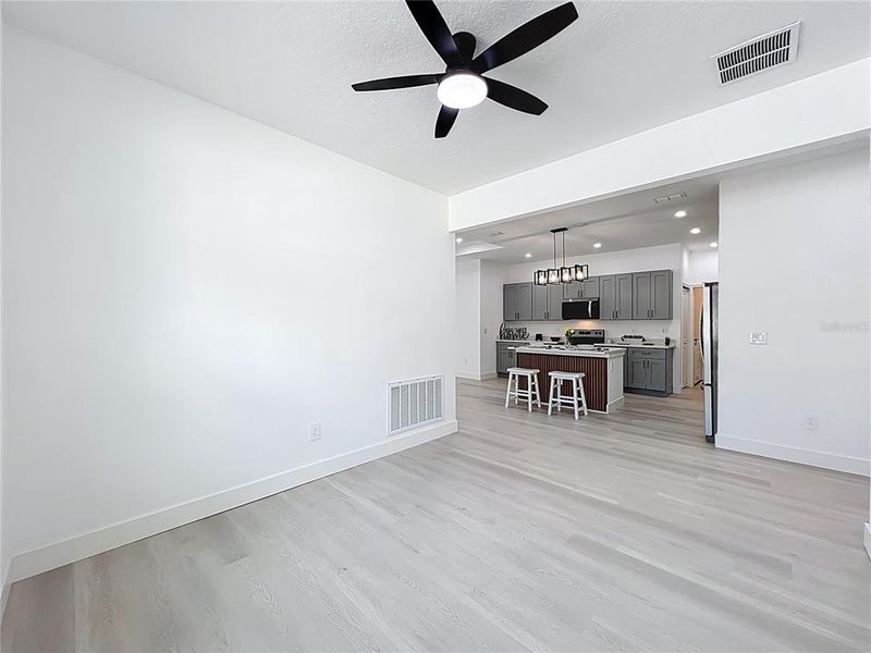 Spacious, unfurnished interior of a new home in , Orlando (Image 46).