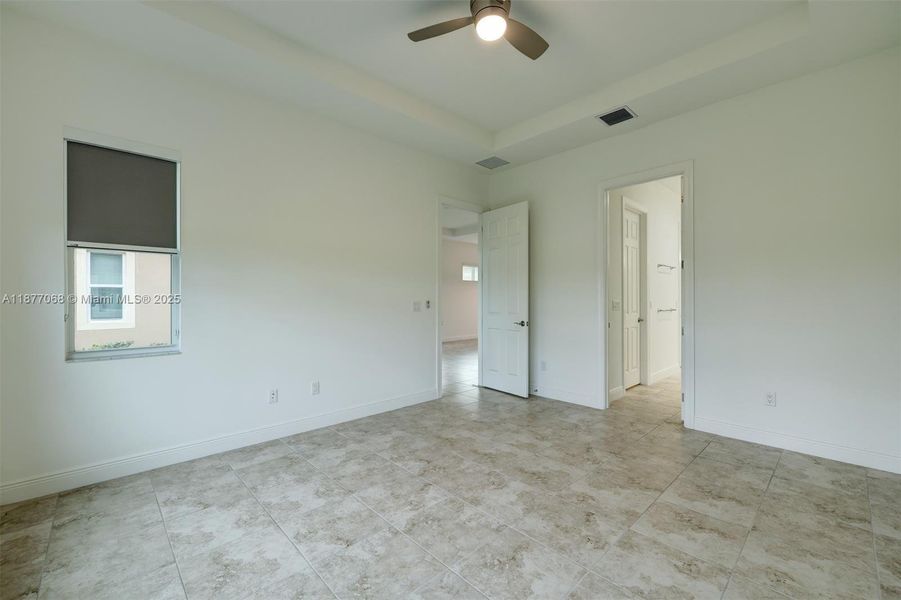 Spacious, unfurnished interior of a new home in , Port St. Lucie (Image 12).
