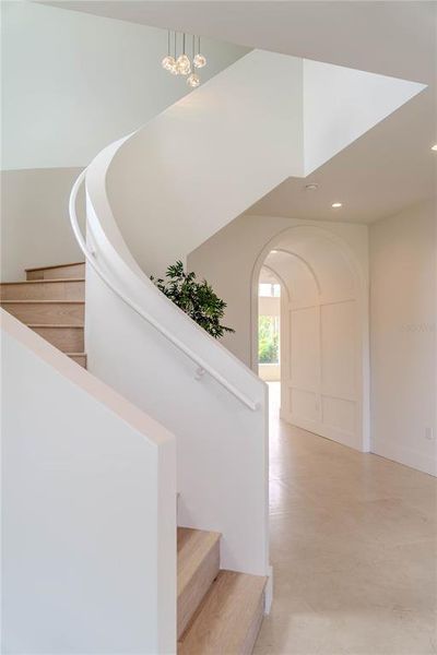 Spacious, unfurnished interior of a new home in , Tampa (Image 28).