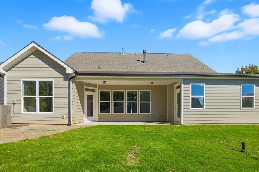 Exterior details and patio area of a home in Rone Creek, Waxhaw (Image 4).
