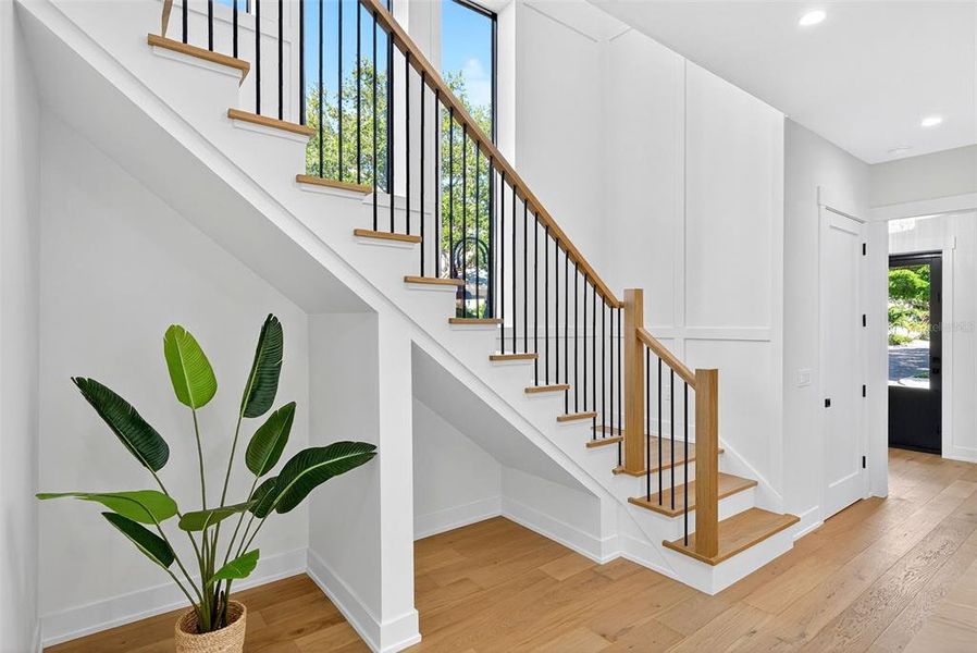 Spacious, unfurnished interior of a new home in , Sarasota (Image 29).