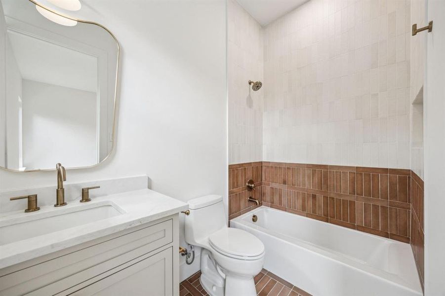 Furnished interior view inside a new home in , Dallas (Image 31).