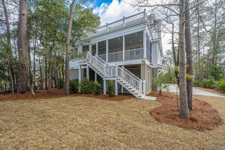 Exterior details and patio area of a home in , Mount Pleasant (Image 28).