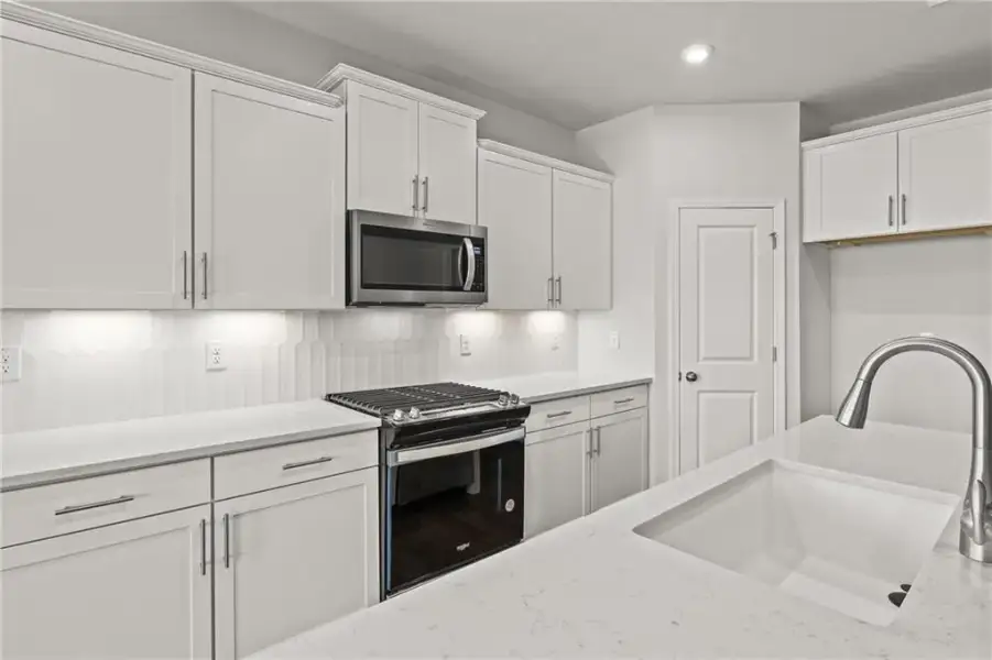 Furnished interior view inside a new home in Hawthorne Ridge, McDonough (Image 6).