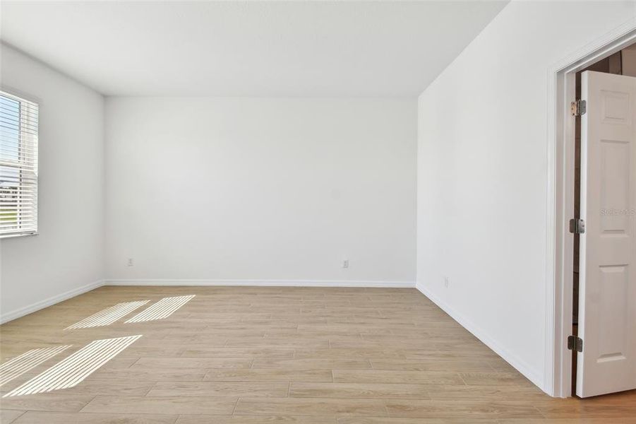 Spacious, unfurnished interior of a new home in Sweetwater at Lakewood Ranch, Lakewood Ranch (Image 17).