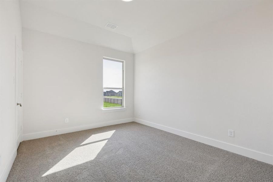 Spacious, unfurnished interior of a new home in Ellis Ranch Estates, Waxahachie (Image 27).