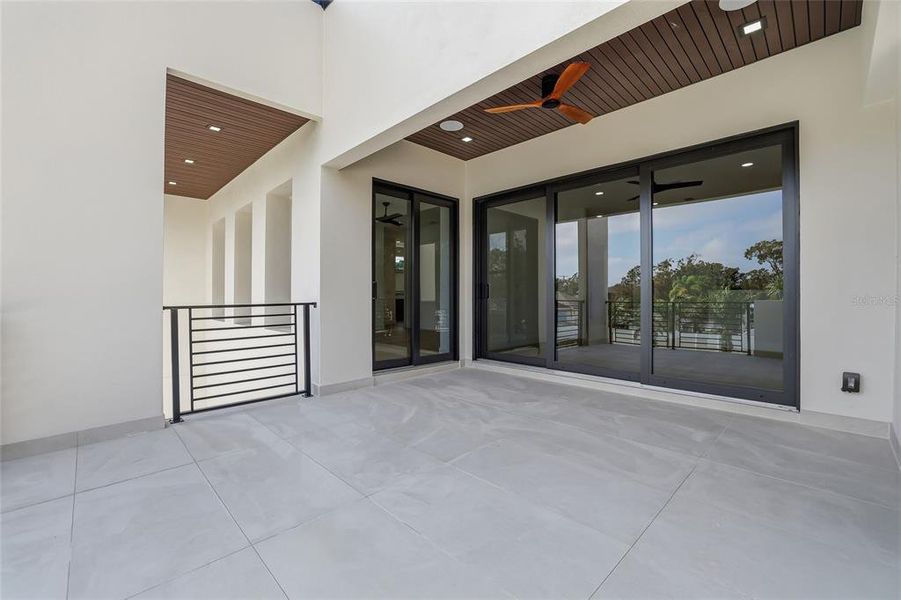 Exterior details and patio area of a home in , Tampa (Image 37).