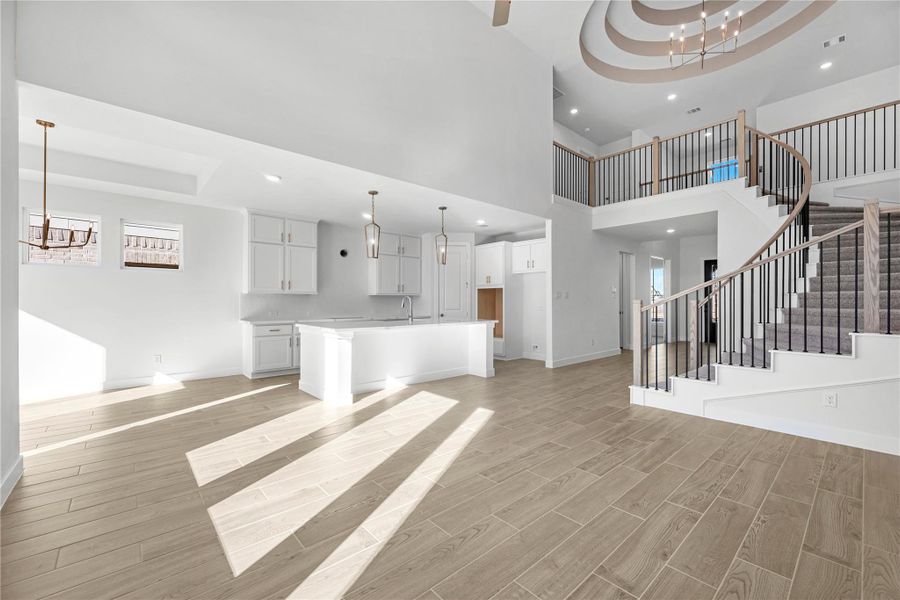 Representative image. Features, selections and colors may vary. Representative image. Features, selections and colors may vary.