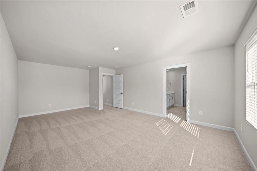 Spacious, unfurnished interior of a new home in Wexford Park, Fountain Inn (Image 21).