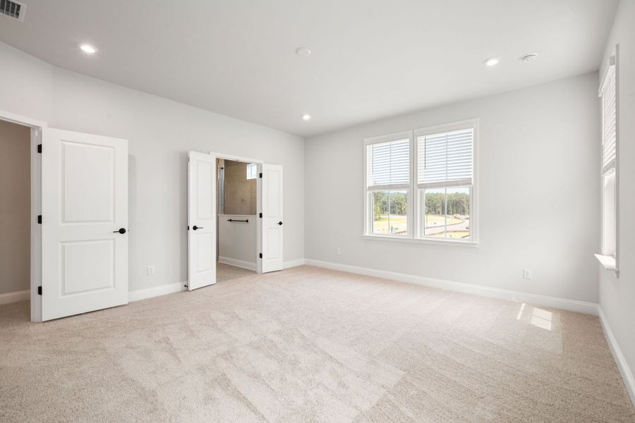 Spacious, unfurnished interior of a new home in Heartwood, Richmond Hill (Image 37).