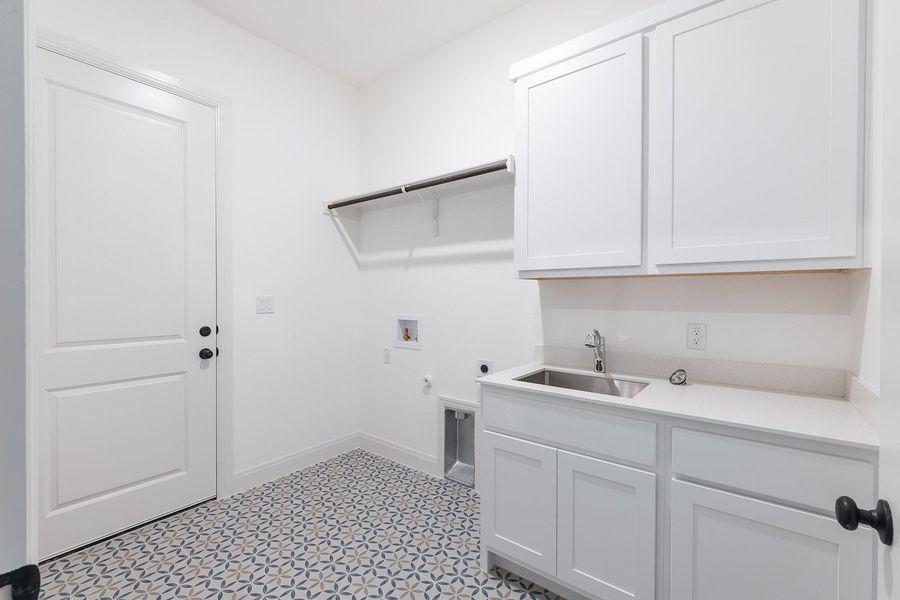 Furnished interior view inside a new home in Provence - 60', Austin (Image 8).