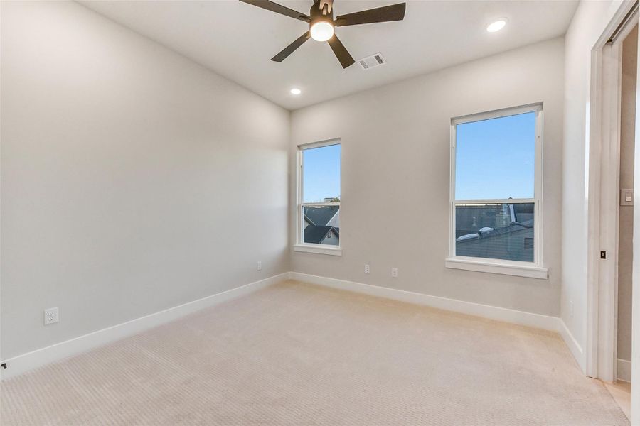 Spacious, unfurnished interior of a new home in , Houston (Image 48).