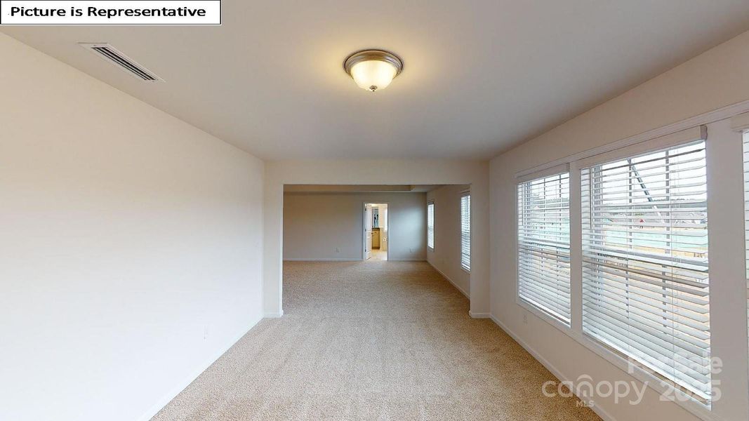 Spacious, unfurnished interior of a new home in Sylvan Creek, Denver (Image 23).