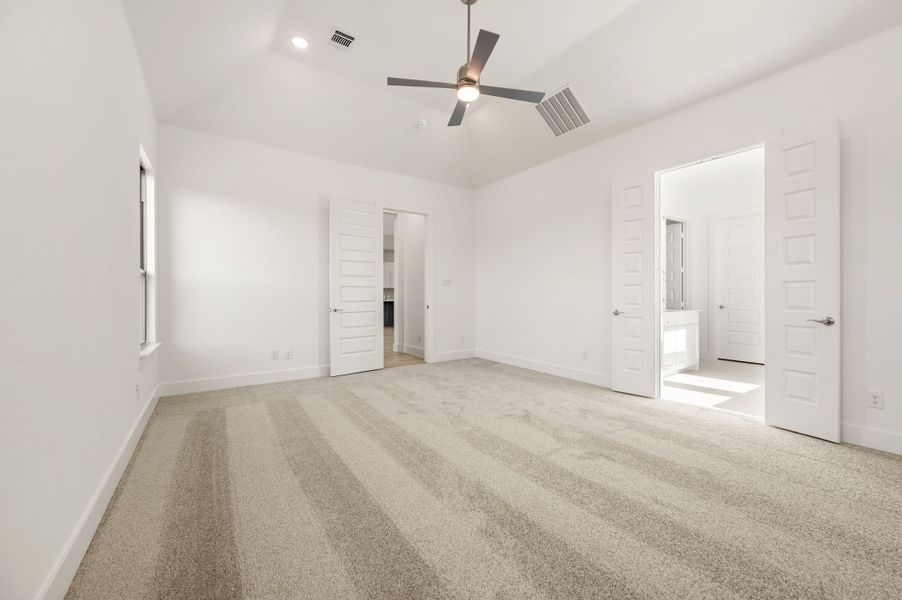 Spacious, unfurnished interior of a new home in Settlers Glen, New Fairview (Image 37). Spacious, unfurnished interior of a new home in Settlers Glen, New Fairview (Image 37).