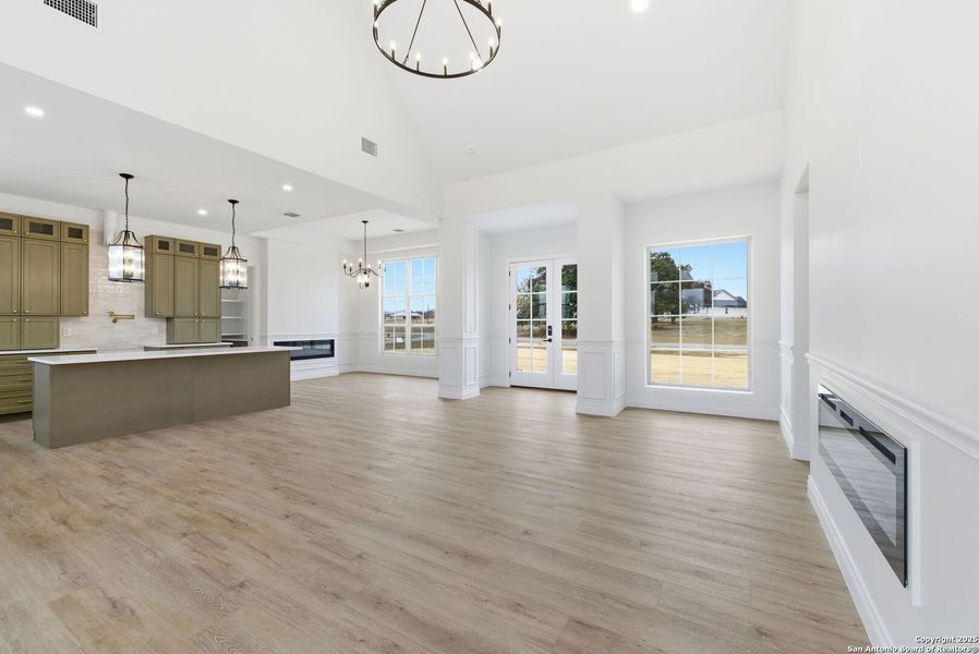 Spacious, unfurnished interior of a new home in , Bandera (Image 41).